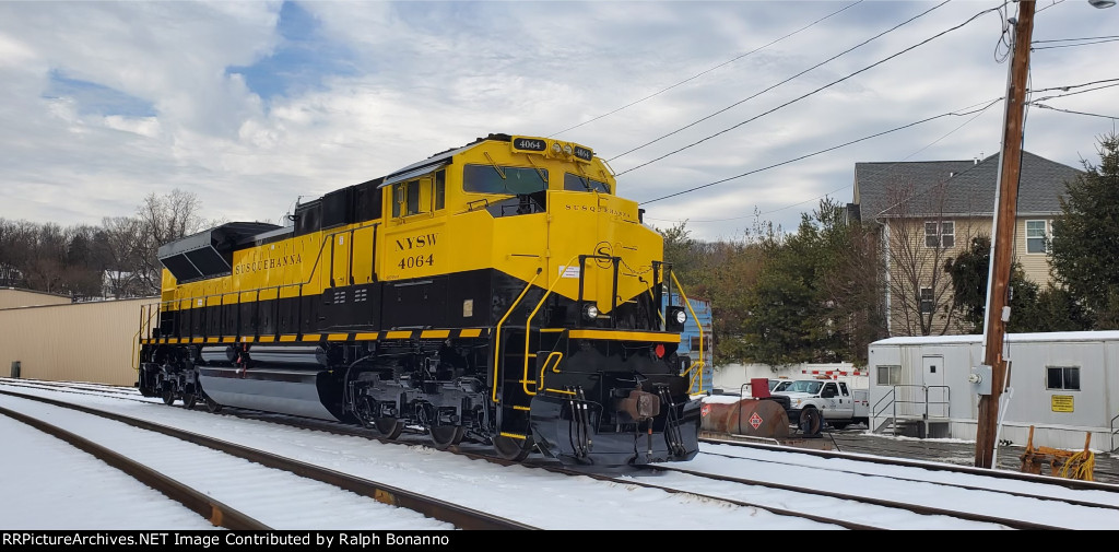 Fresh out of the shop. SD70M-2 shows off its new paint job